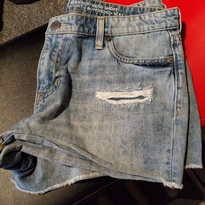 GAP Sexy boyfriend ripped denim shorts